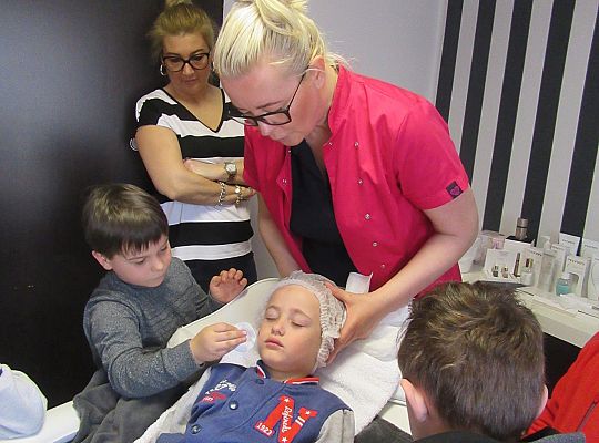 Fryzury,masaże i inne przyjemności-wizyta w zakładzie fryzjerskim