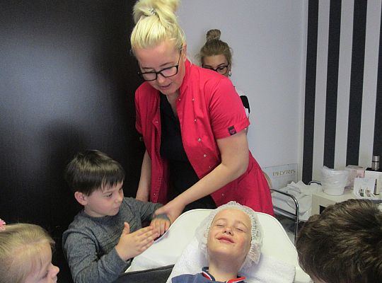 Fryzury,masaże i inne przyjemności-wizyta w zakładzie fryzjerskim