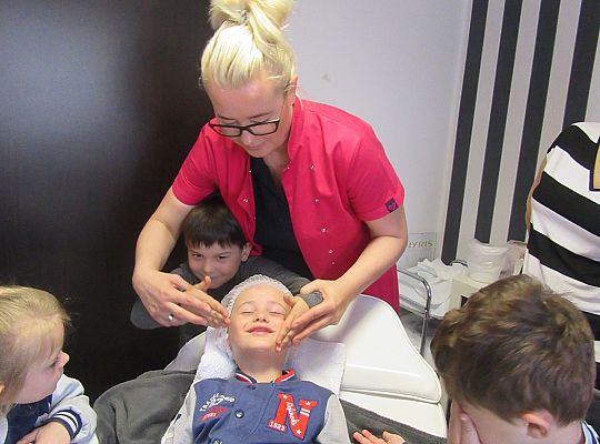 Fryzury,masaże i inne przyjemności-wizyta w zakładzie fryzjerskim