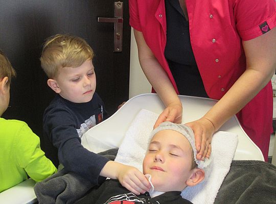 Fryzury,masaże i inne przyjemności-wizyta w zakładzie fryzjerskim