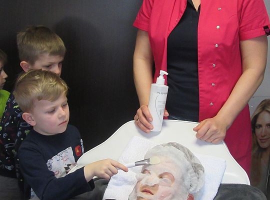 Fryzury,masaże i inne przyjemności-wizyta w zakładzie fryzjerskim