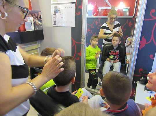 Fryzury,masaże i inne przyjemności-wizyta w zakładzie fryzjerskim