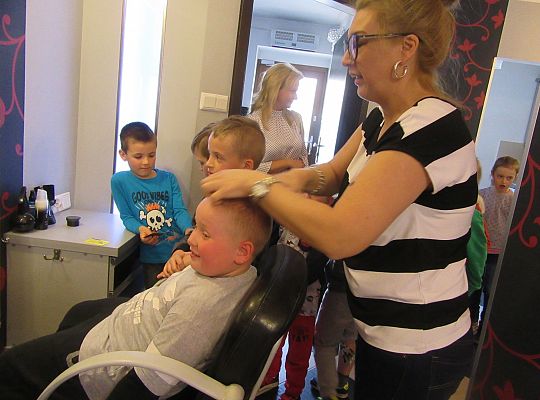 Fryzury,masaże i inne przyjemności-wizyta w zakładzie fryzjerskim