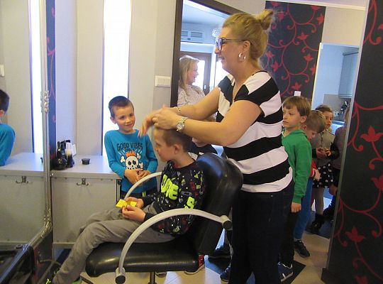 Fryzury,masaże i inne przyjemności-wizyta w zakładzie fryzjerskim