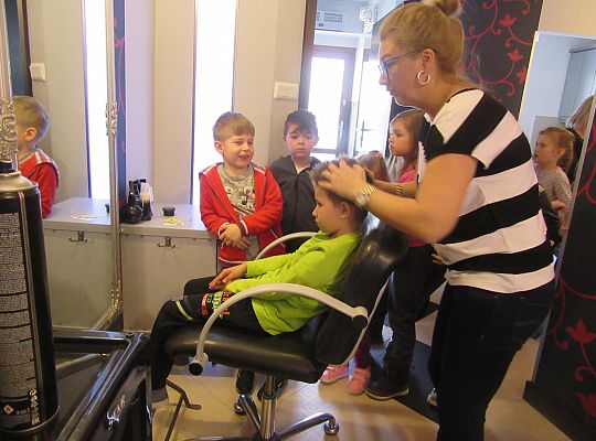 Fryzury,masaże i inne przyjemności-wizyta w zakładzie fryzjerskim