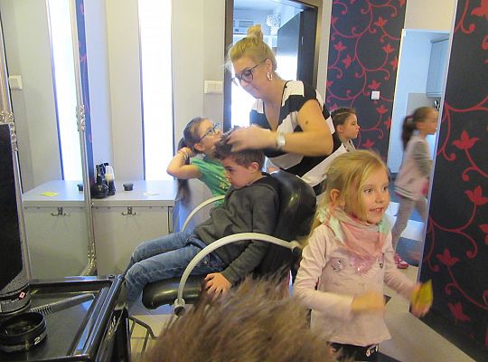Fryzury,masaże i inne przyjemności-wizyta w zakładzie fryzjerskim