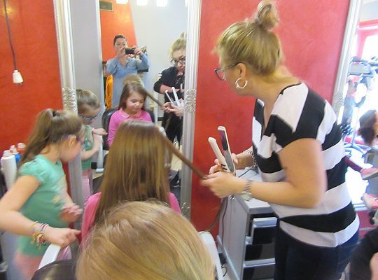 Fryzury,masaże i inne przyjemności-wizyta w zakładzie fryzjerskim