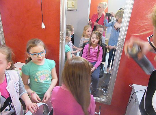 Fryzury,masaże i inne przyjemności-wizyta w zakładzie fryzjerskim