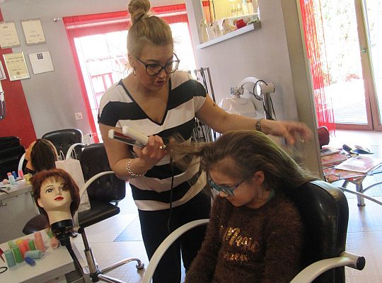 Fryzury,masaże i inne przyjemności-wizyta w zakładzie fryzjerskim