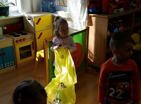 Uczymy się segregować śmieci