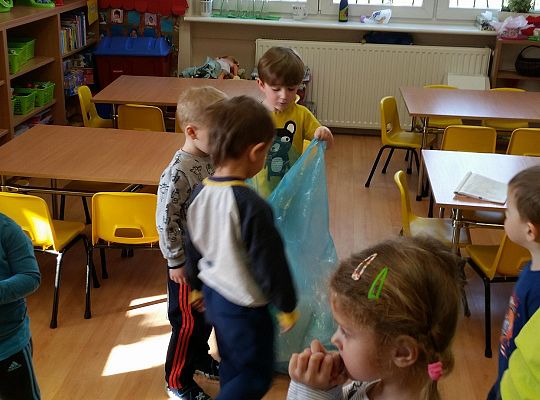 Uczymy się segregować śmieci