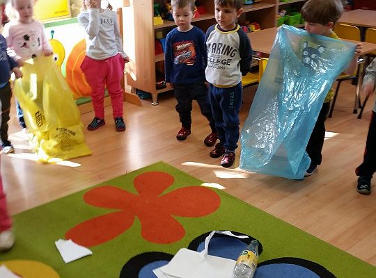 Uczymy się segregować śmieci