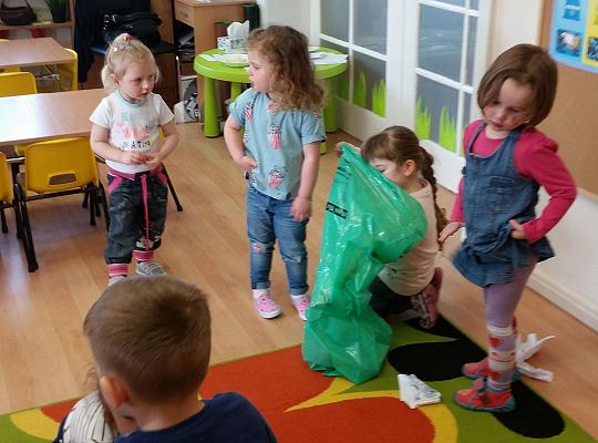 Uczymy się segregować śmieci