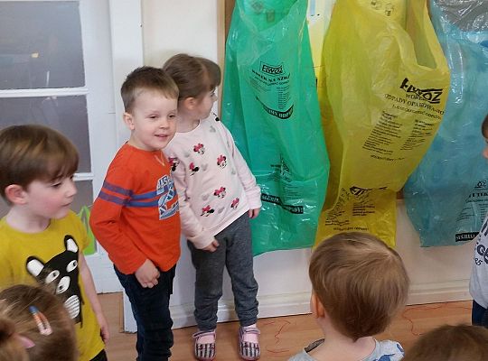 Uczymy się segregować śmieci