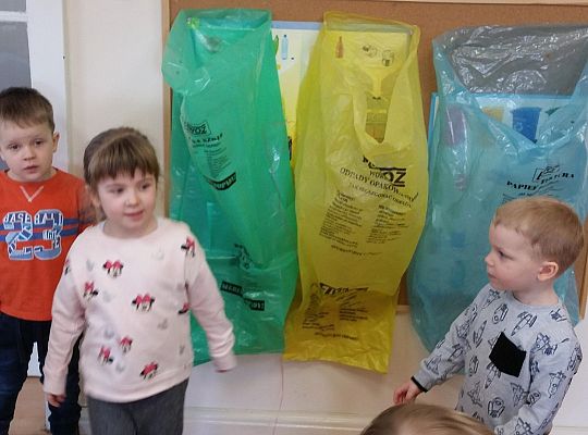 Uczymy się segregować śmieci