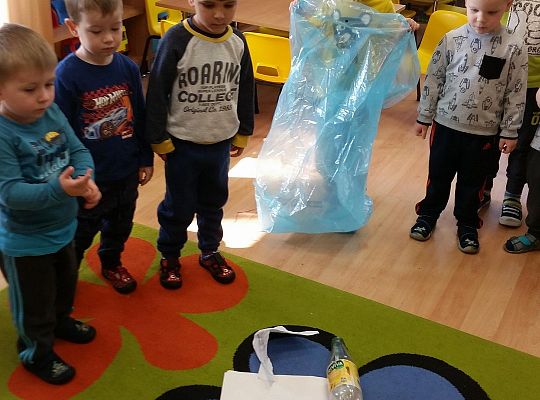 Uczymy się segregować śmieci