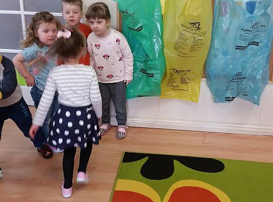 Uczymy się segregować śmieci