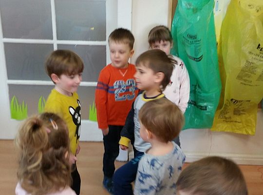 Uczymy się segregować śmieci