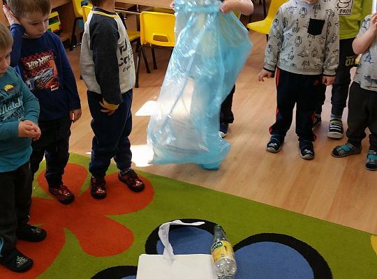 Uczymy się segregować śmieci