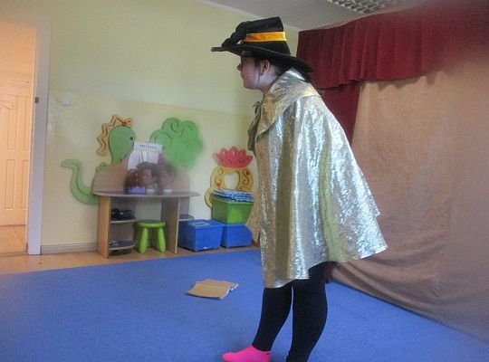 Teatrzyk w przedszkolu "Dziwne hece w bibliotece"