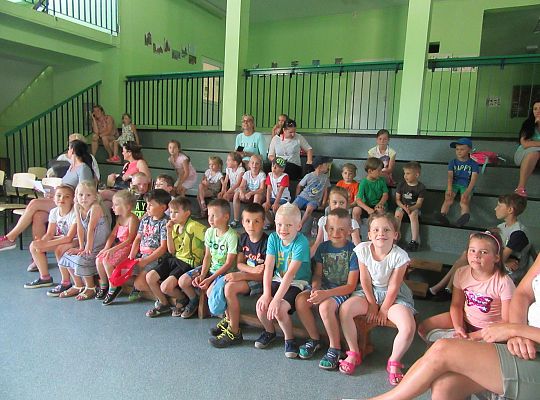 Współpraca ze Szkołą nr 5 -Przedstawienie teatralne