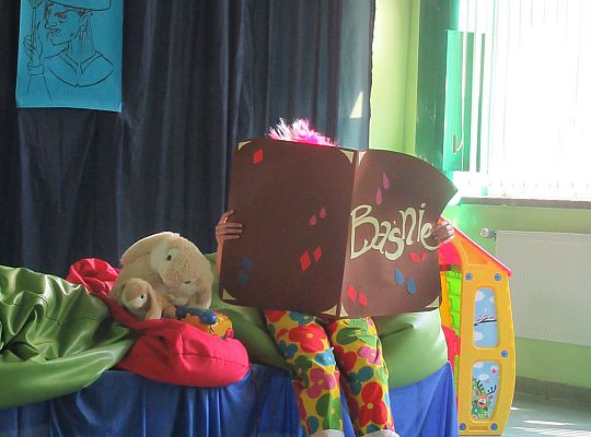 Współpraca ze Szkołą nr 5 -Przedstawienie teatralne