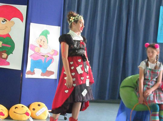 Współpraca ze Szkołą nr 5 -Przedstawienie teatralne