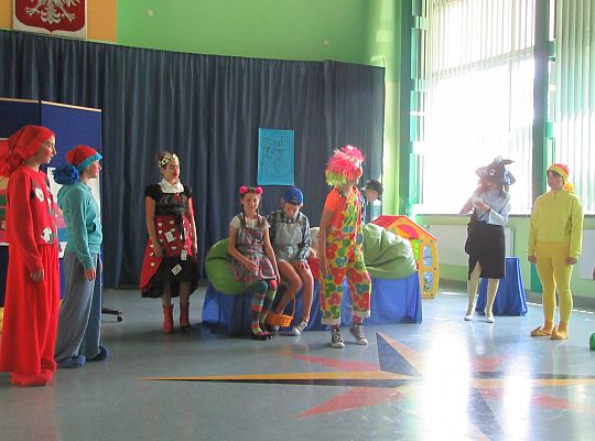 Współpraca ze Szkołą nr 5 -Przedstawienie teatralne