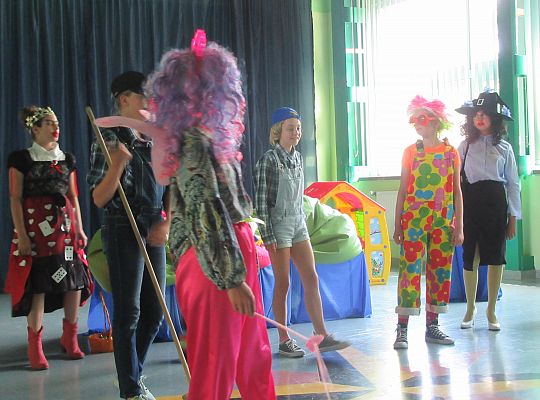 Współpraca ze Szkołą nr 5 -Przedstawienie teatralne