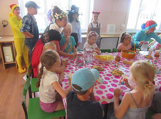 Współpraca ze Szkołą nr 5 -Przedstawienie teatralne