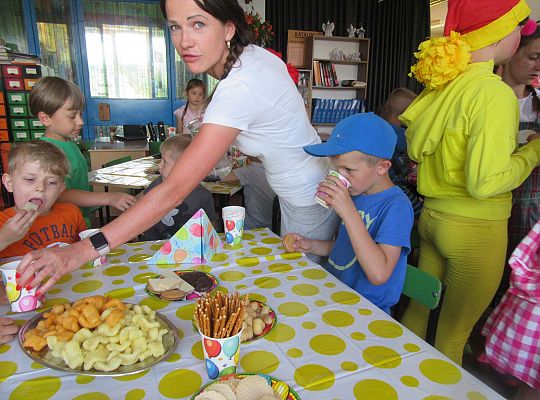 Współpraca ze Szkołą nr 5 -Przedstawienie teatralne