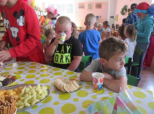 Współpraca ze Szkołą nr 5 -Przedstawienie teatralne