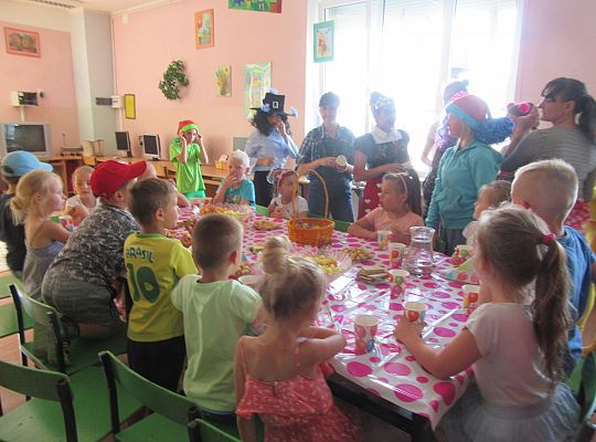 Współpraca ze Szkołą nr 5 -Przedstawienie teatralne