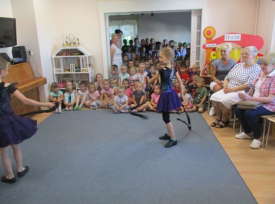 Absolwenci naszego przedszkola z wizytą