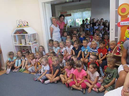 Absolwenci naszego przedszkola z wizytą