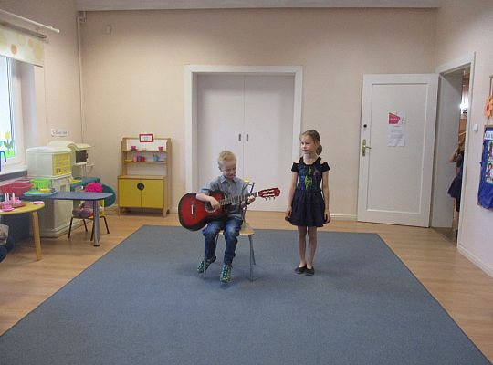 Absolwenci naszego przedszkola z wizytą