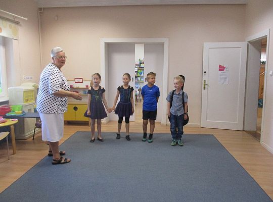 Absolwenci naszego przedszkola z wizytą