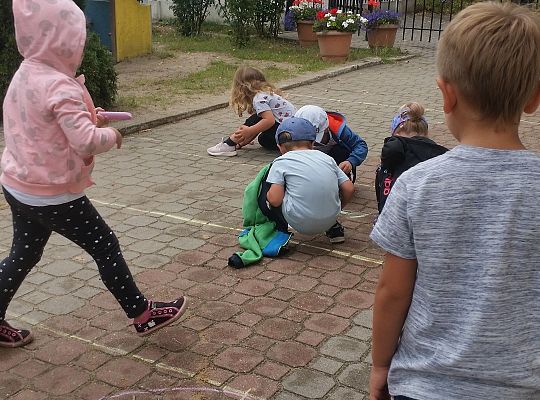 Zabawy na placu przedszkolnym GR II