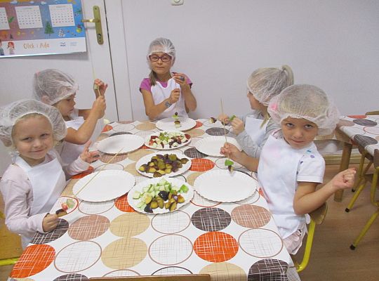 GR. III szaszłyki owocowe