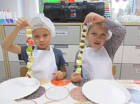 GR. III szaszłyki owocowe