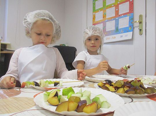 GR. III szaszłyki owocowe