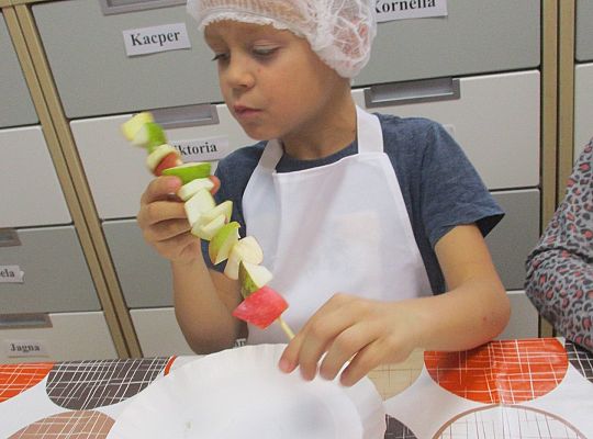 GR. III szaszłyki owocowe