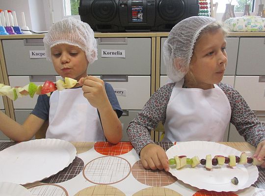 GR. III szaszłyki owocowe