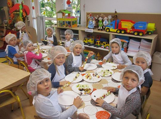 GR. III szaszłyki owocowe