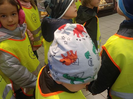 Wycieczka do sklepu gr IV- rozpoznajemy owoce