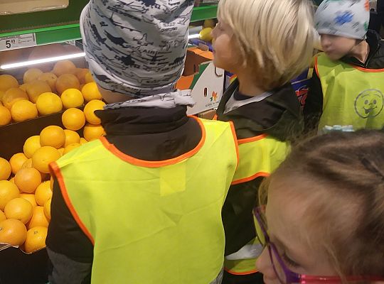 Wycieczka do sklepu gr IV- rozpoznajemy owoce