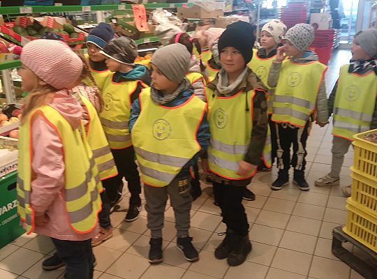 Wycieczka do sklepu gr IV- rozpoznajemy owoce