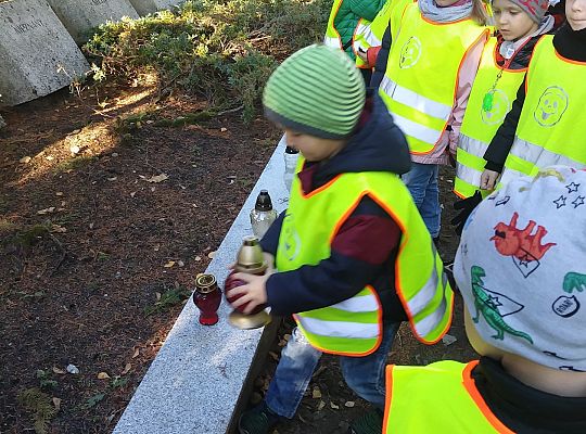 Gr IV-czcimy pamięć wszystkich zmarłych którzy oddali życie za wolność Polski