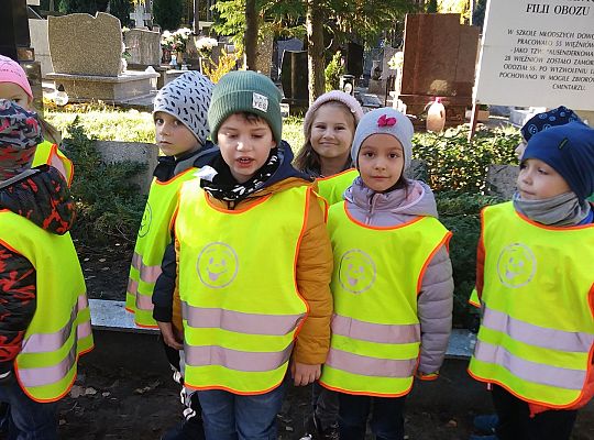 Gr IV-czcimy pamięć wszystkich zmarłych którzy oddali życie za wolność Polski