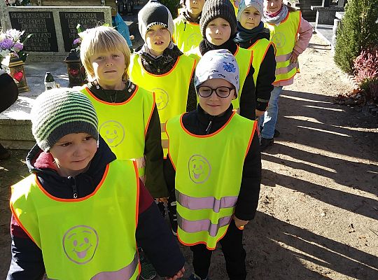 Gr IV-czcimy pamięć wszystkich zmarłych którzy oddali życie za wolność Polski